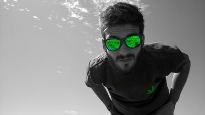 Amante de la Música y el Mar
 Barallar es mi pasión, navegar una vocación.
Hacer deporte,Viajar ,salir e ir de cañas mis pasatiempos.
XIX ⚓