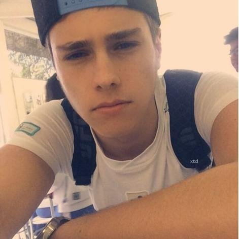 victorsuza's profile picture. 