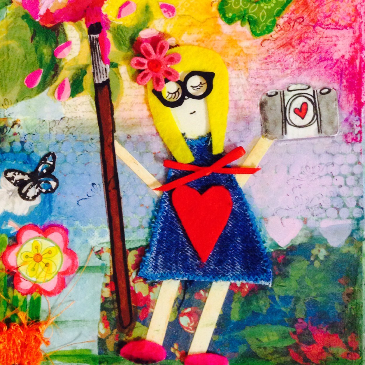 Mixed Media Artist, planner girl, memory keeper and lover of all things crafty.