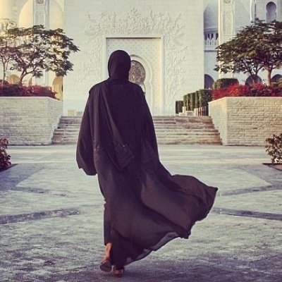 _r00011's profile picture. 