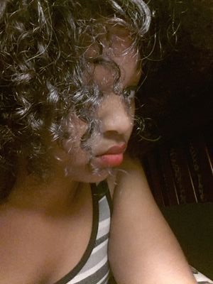 Like a queen
Like a queen
Like a queennn
UPON HER THRONE!
Hey ChickaIts Nan
