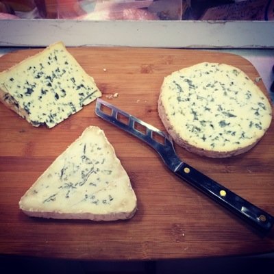 Association of six family owned French Fromageries specialized in the production of traditional French cheeses.