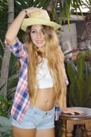 paulitafdez97's profile picture. Vivir no es solo existir,sino crear,saber gozar y sufrir y no dormir sin soñar.
Descansar, es empezar a morir.