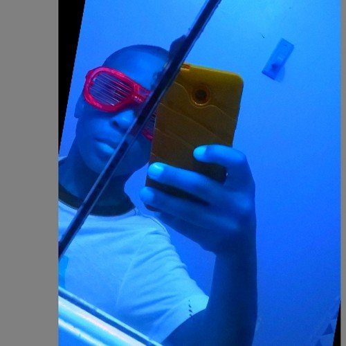 I'm 13, but is a trickshooter and quickscoper. Gamer. Dream  clans Tsuki, nV, Dare, And FaZe
