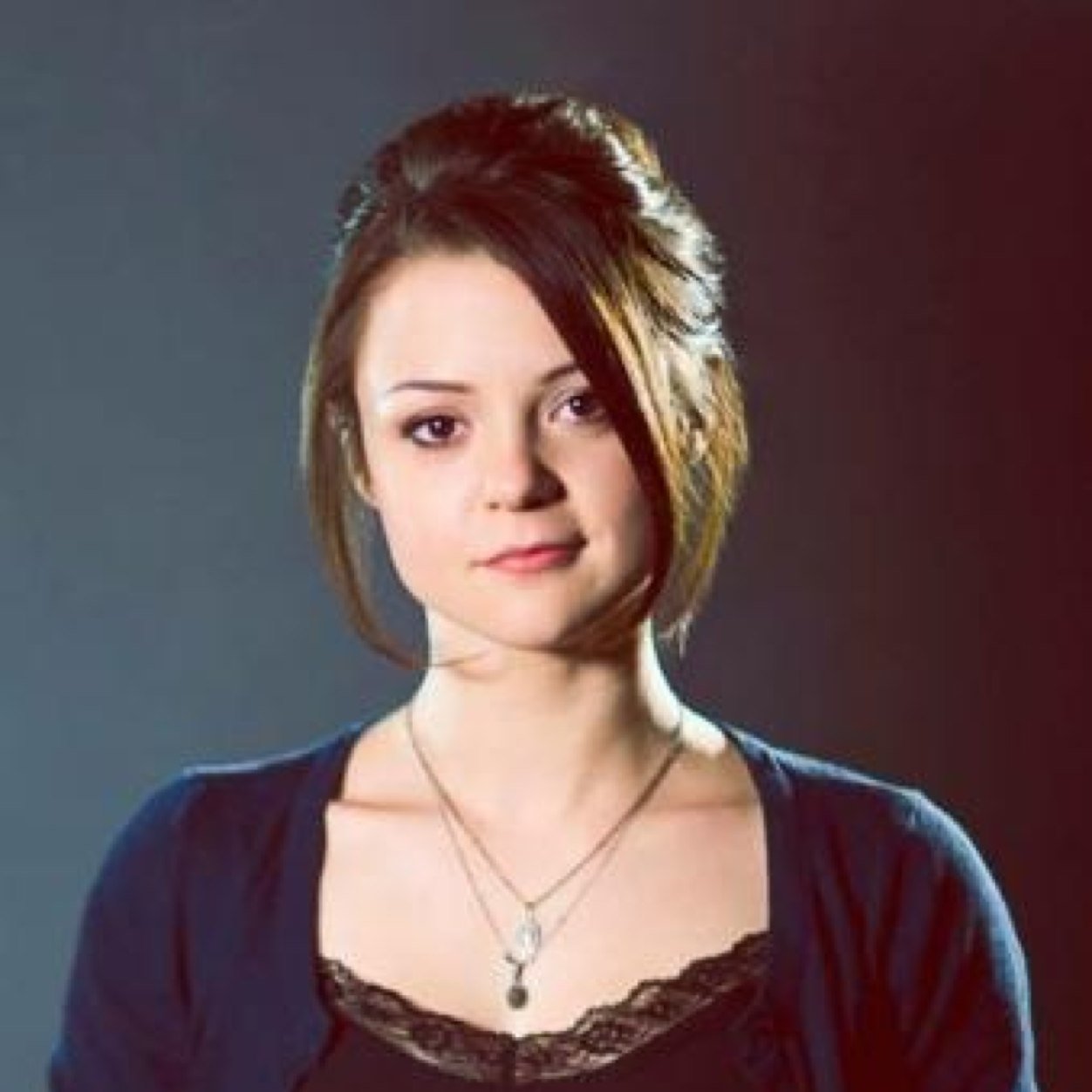 ItsMeCarter_'s profile picture. I was kidnapped, I don't need t read about all the search parties or how I was pronounced dead okay? I'm living my new life now.