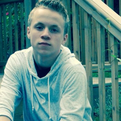 since i gave you a free follow, please follow @theJakeBrewer // just trying to kickstart a dream! :)