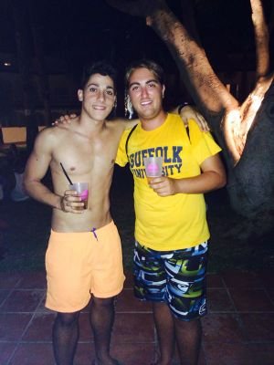 SergiBoronad's profile picture. Cada momento es unico no hay momentos vacios.. La vida puede ser maravillosa si sabes como vivirla.. La felicidad solo es real cuando se comparte. (: