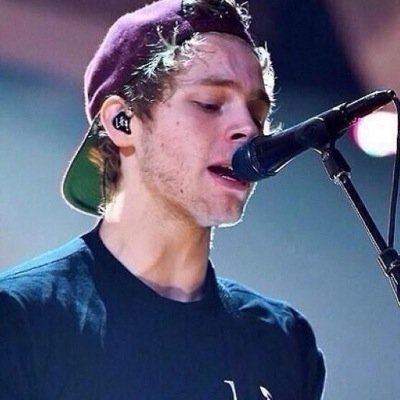Follow @ItsAnnaBurnett & @punkftboybands for a dm to Luke send this account a tweet with proof(: