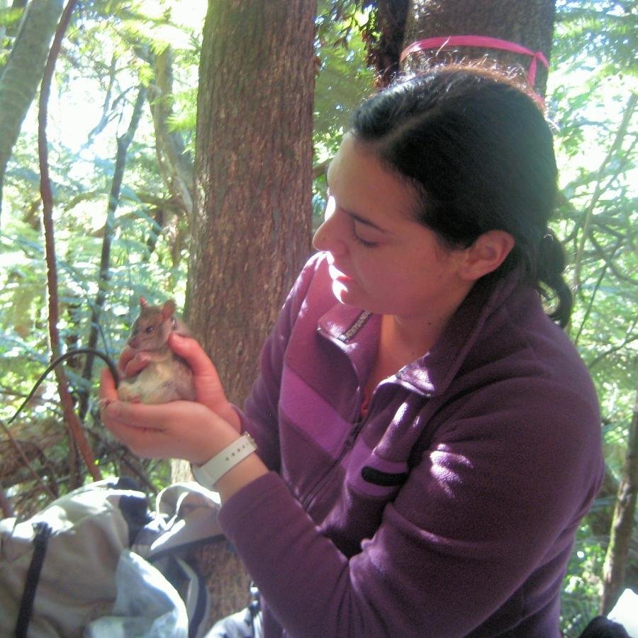 Researcher in invasive predators, behavioural ecology, and conservation - Rats - Camera Traps - Feminist - Nerd - Cake