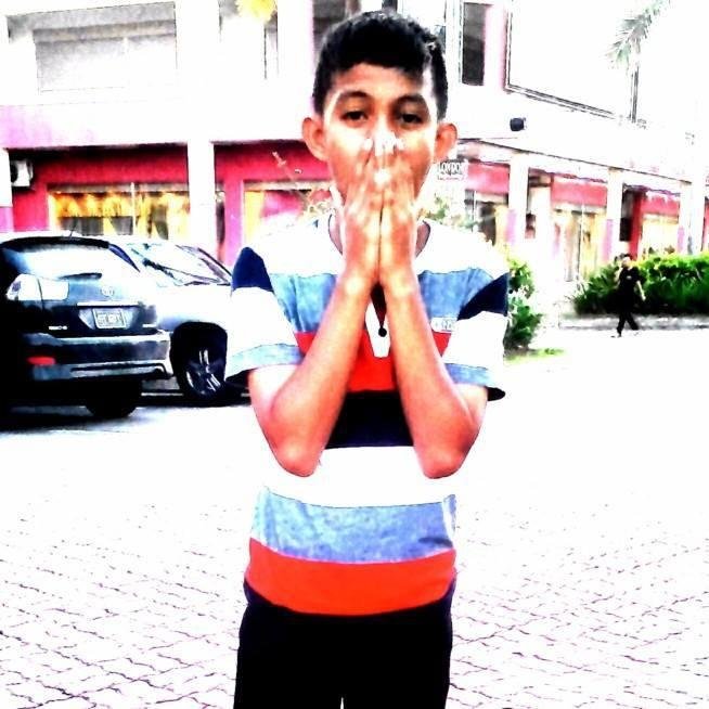 Follow me on Twitter @Adam_Selamanya . Free Wifi Free Internet Gaza Under Attack Stop Killing . Hamba Allah Hanya Insan Biasa Mh370 Mh17 Pray For Sabah Gaza