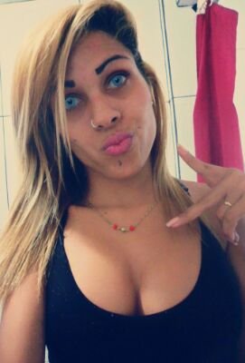 ' Kia Triani Maveriický, tenhú 23 anoos sou feliiiiiiiiiz & amoo ter amiigos poor perto! ee adoro Internet. s² , me segue aaíi pessoal. Beeeeeeeiju
