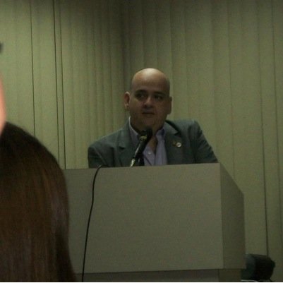 Ingeniero Industrial en LUZ,  Maestria Gerencia Publica en LUZ
Diplomados:
- Formación Docente en la ESGE.
- Gobierno y Poder Ciudadano en la FEVP
