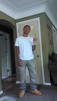 Shawno

rapper 

famousgang 

getting. money is the mission