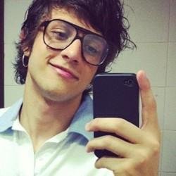 sou fãn do cara do sorriso perfeito @Chayleao ♥  　　　30.08.14 　　