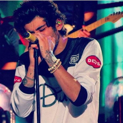 08.01.14. Best night ever. 
Zayn Girl. Luke Girl. 
I'm so Canadian I bleed maple syrup 
Follow my main account @directionerswpg