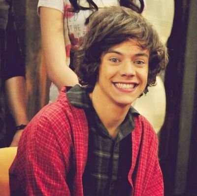 here comes the man in black  clap clap  and hes a 1D member ... Hmm i need to get out more