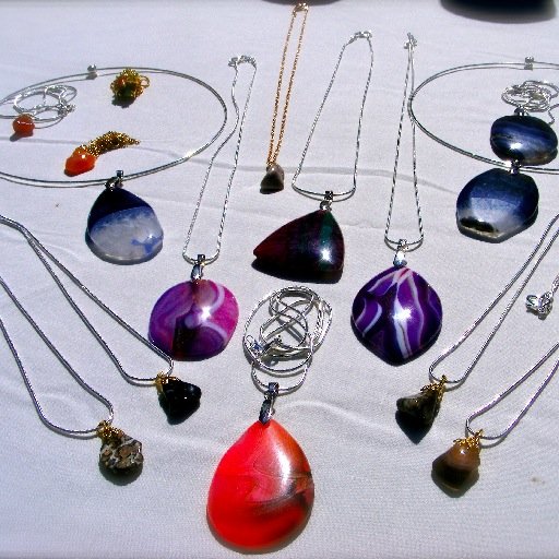 We have lived in France for the past 5 years. With our love of making jewellery and all things spicey we have come up with mixing the two.