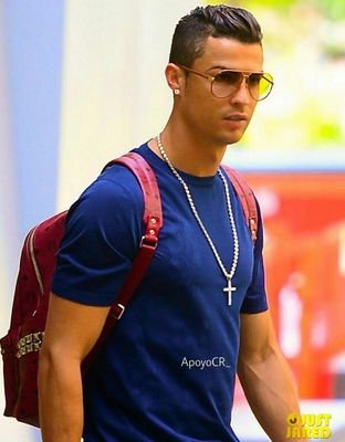 apoyo ιncondιcιonal al мejor jυgador del мυndo @Cristiano ~ doѕ вaloneѕ de oro  ~ no deѕde ѕιeмpre pero ѕι para ѕιeмpre ☺ ~