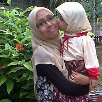 @MSyukronMaksum 's wife, bunda Lovely Khadija & Taj Muhammad
