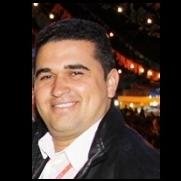 Comunicador, jornalista e blogueiro. 12 anos de radiojornalismo na Itiruçu FM. Hoje apresento o 1º Jornal na Itiruçu FM, das 6:00 as 8:00 da manhã.