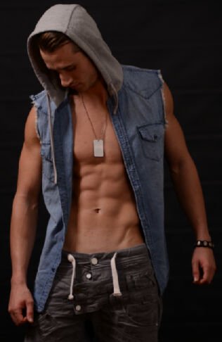 Professional dancer- exotic dancer 4 @pulsedancers...*dog lover ! Very passionate ! Capricorn ....