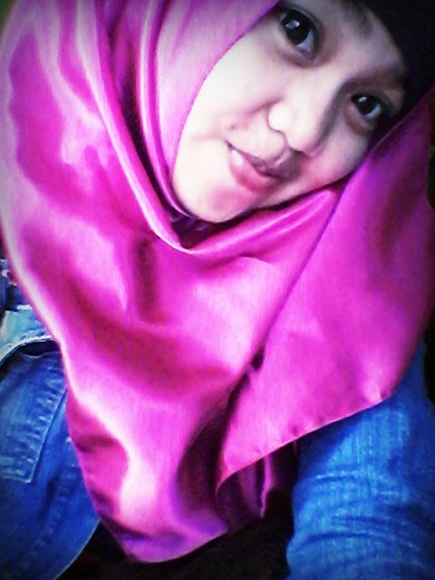 Heii' I'm essiey ulya N , I'm moslem ,I'm proud bout my self , love you mom, my dad , my little sista ,,god is everthing :)♥MU activite work (: