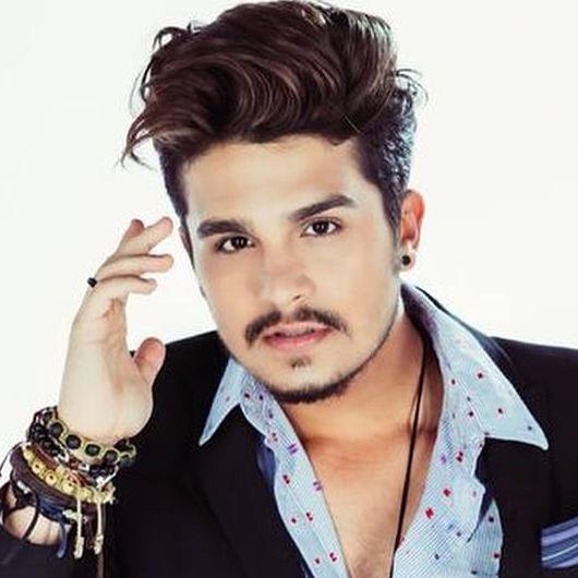 Tentar
 algo e fracassar é pelo menos aprender . Não fazer a tentativa é sofrer
 a inestimável perda do que poderia ter sido. ( @luansantana)