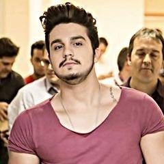 ♡ a distância pode até separar dois olhares , mais nunca dois corações @luansantana ♡