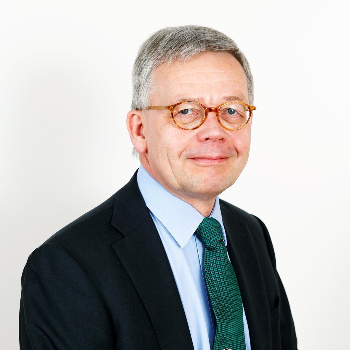 Independent Expert in the field of Industry and Digitalization, HHJ, https://t.co/TRFPL9TdEz. (Naval Architect)