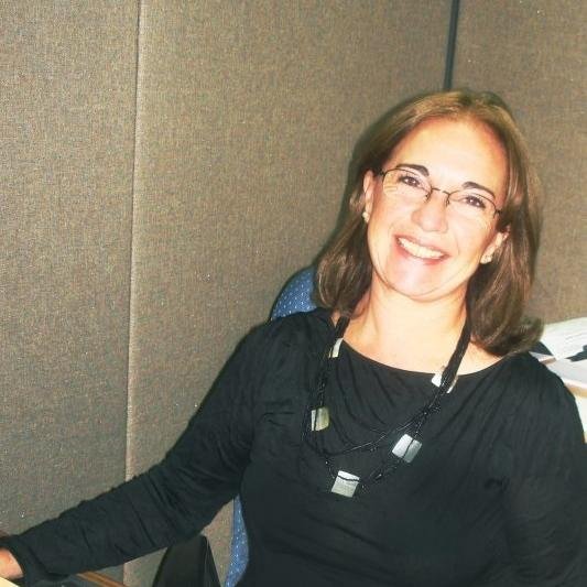 Prof Estado,Magíster en Educación.Pre y Post Grado en la Universidad de Chile.Asesora en Formación y Capacitación por Competencias, Modularización de Carreras.