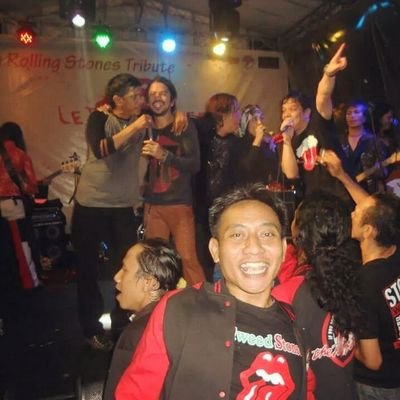 Gak ada kata perceraian dlm pertemanan#Friendship,,Rock n'Roll#Peace Love Unity Respect,, Uye,e