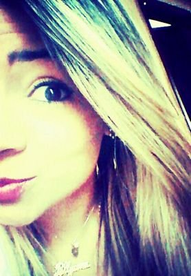 Eu posso ser quem eu quiser. Posso me fαntαsiαr como nos teus sonhos,ou ser a realidade complicada da sua vidinha :P