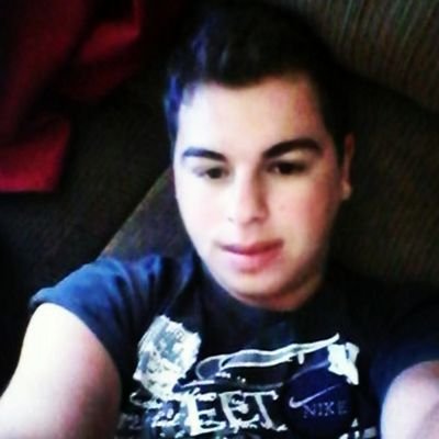 danieliucker's profile picture. 