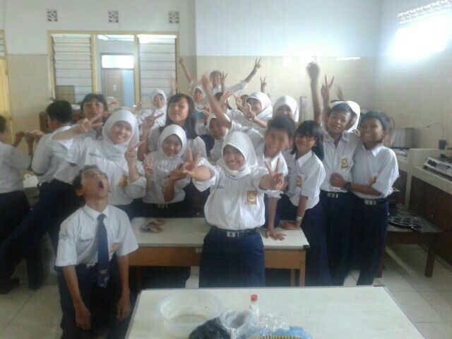 Pradnyasiwi'16|8Anti-Mainstream | Follback? Just Mention =)