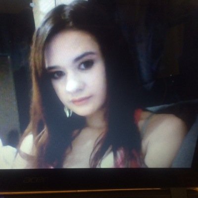 Hello my name is crystal I'm 20 years old I am a nice girl and love to listen to music and party and kick backs!;)love life $$&have a good time.
