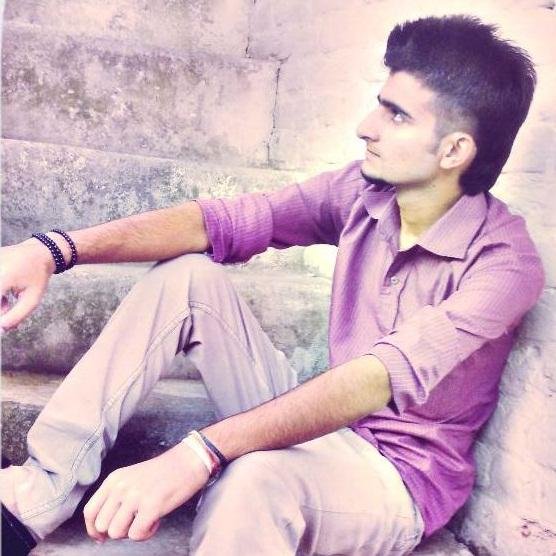 Muhabbat Kya Cheez Hai Yeh Ab Jana Hai Mene,

Hazaro Ke Dil Torne Parte Hai Sirf Ek Dil Paane Ke Liye ....!!