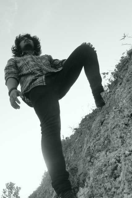 BilalBuluk's profile picture. Cuma sosmed jangan dianggap serius, tulisan hanya ketikan bukan berarti ada sangkut paut dengan kehidupan