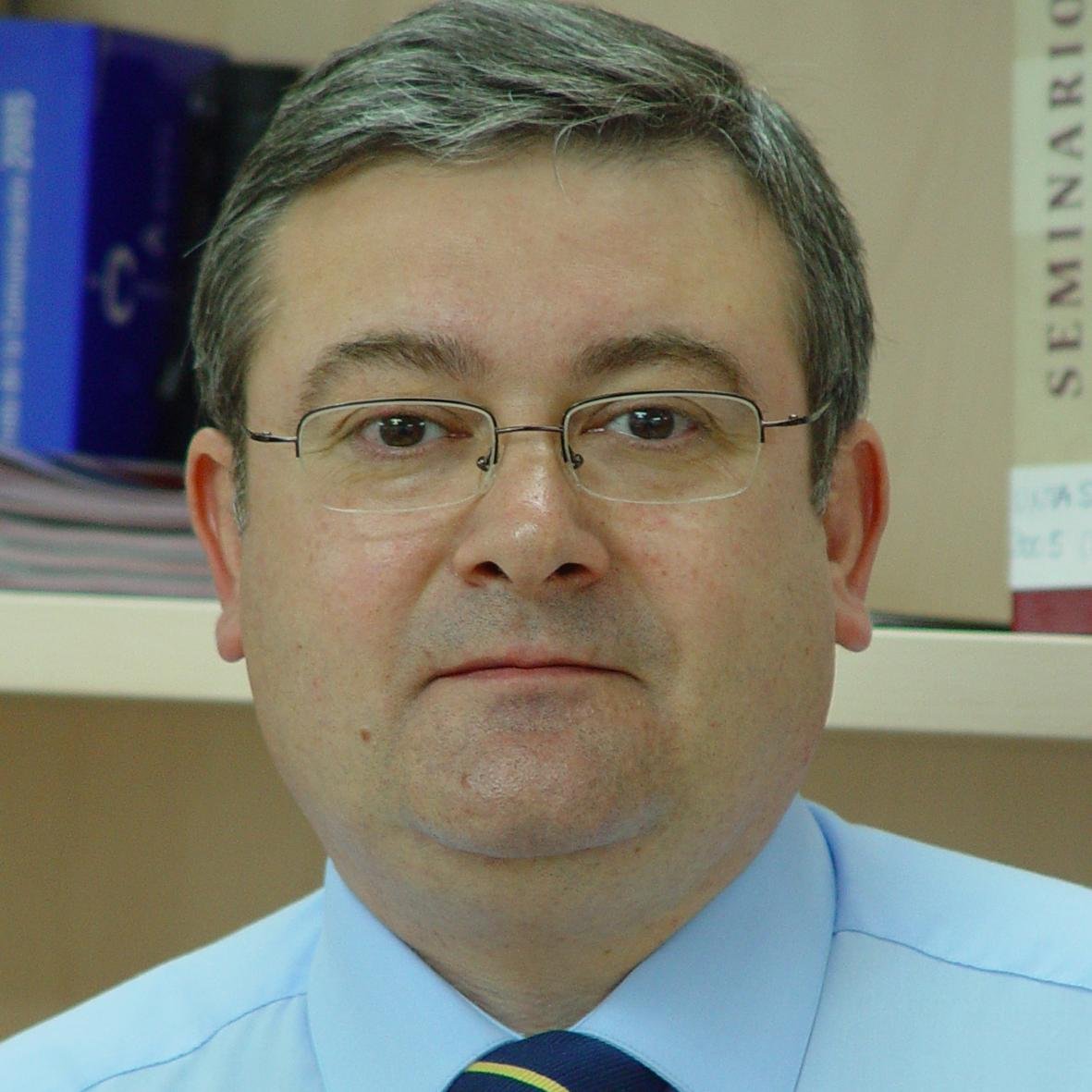 Periodista, empresario, aprendiz, padre (no nesariamente por ese orden). Editor de Observatorio Inmobiliario y de la Construcción.