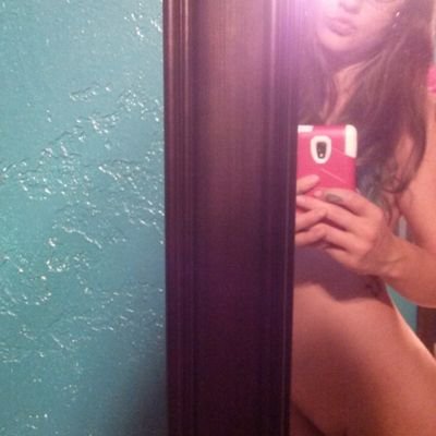 #18anduponly #cammodel 

Follow along for updates and invitations to my private chat.