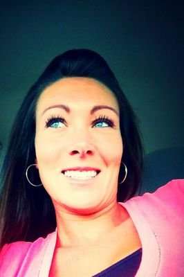 AshWest04's profile picture. 