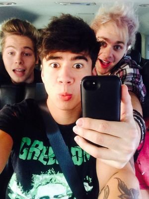 CalummDIL's profile picture. victim || 18 || single || RPG