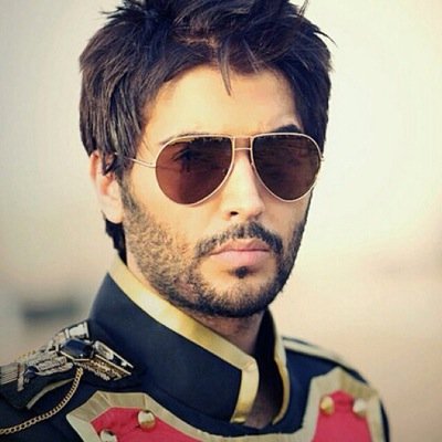 سبحانك اللهم وبحمدك اشهد ان لا إله الا انت استغفرك واتوب إليك .