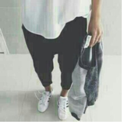فيه ايه | حاقه ماحصلتش | 

بص فولو هنا @iii_moka