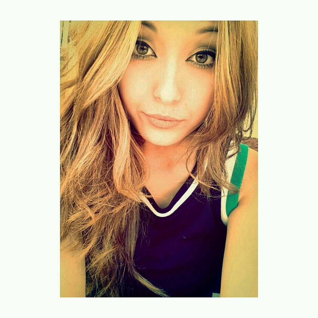 instagram: vanessakonopka