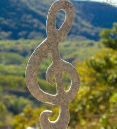 wilbersilva5's profile picture. viver,tocar,cantar,viver,se divertir,namorar,beijar,viver,cuidar,amar,chorar,sofrer,enfim VIVER