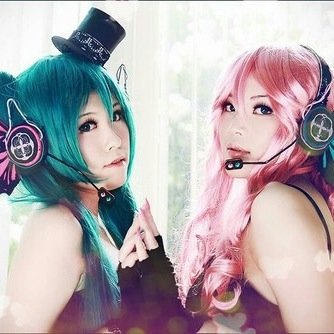 Aqui encontraras Cosplay muy padres y muy originales;) 
Cosplay o Juego del Disfras es una de las Formas de vivir de la comunidad Otaku y Gamer :)