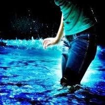 ChristinaAsm's profile picture. Τι ειναι αυτό το τσίτι που φοράς κούκλα μου?