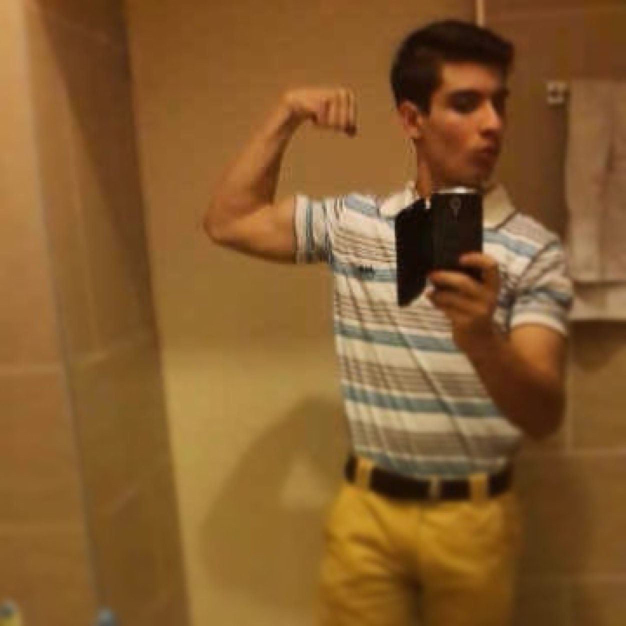 Bodybuilding♥. Love money and pumping iron  . Train fucking hard . Eat clean . Study good .Work smart . Stay classy .