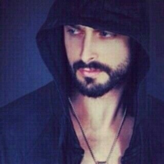 من لا يهتم بي لا اهتم به... 
حسابي الثاني :@MOONA_36