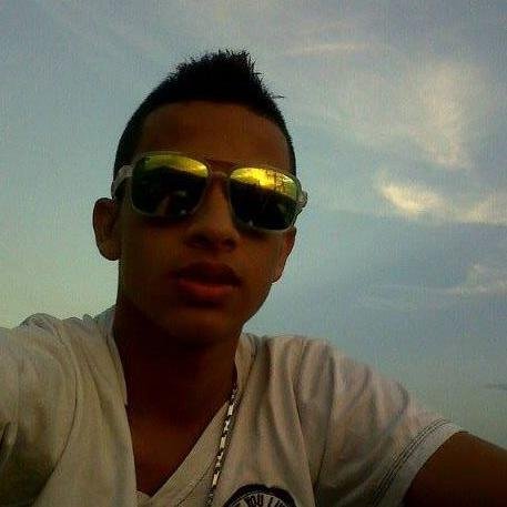 santiago04301's profile picture. techno